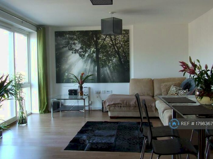 4 Bedroom Flat To Rent In George Scott House, London, E1