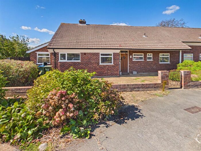 4 Bedroom Property To Rent In Redland Gardens, West Molesey, KT8