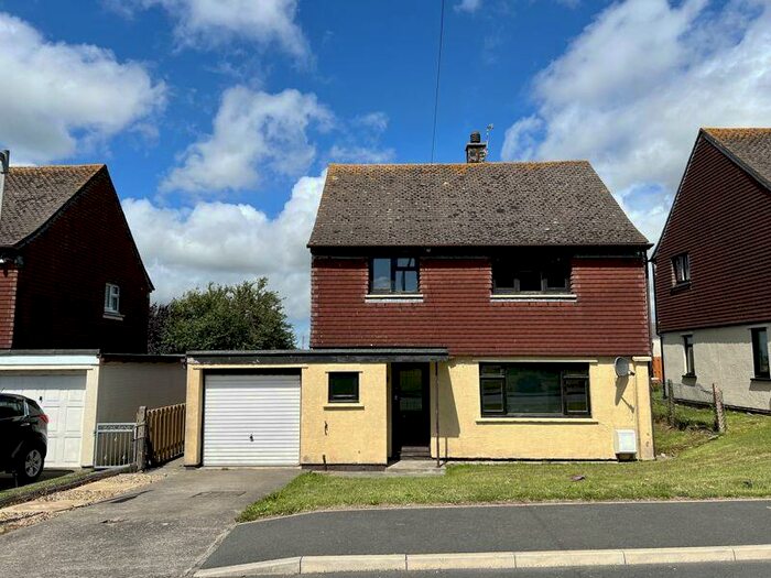 3 Bedroom Detached House For Sale In Dinam Road, Caergeiliog, LL65