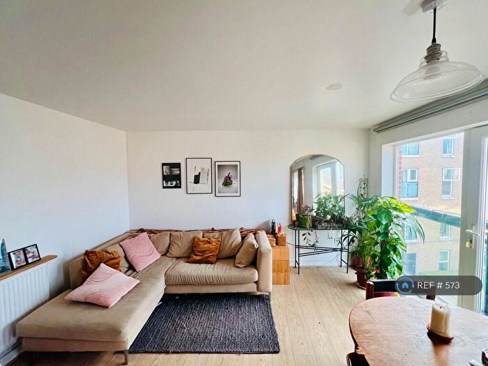 2 Bedroom Flat To Rent In Calypso Crescent, London, SE15