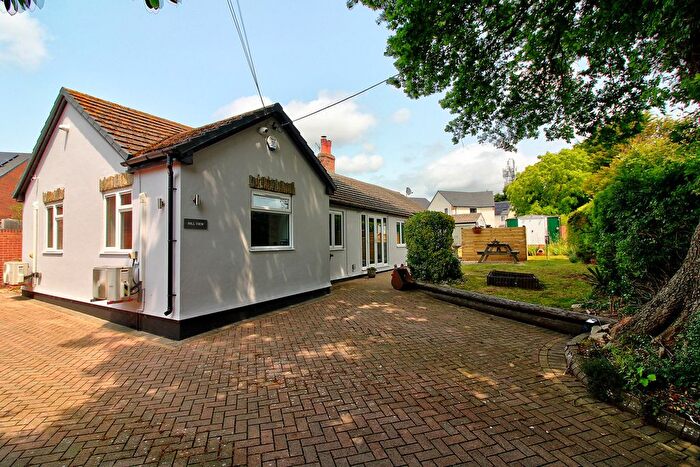3 Bedroom Detached Bungalow For Sale In Curtis Lane, Bristol, BS34