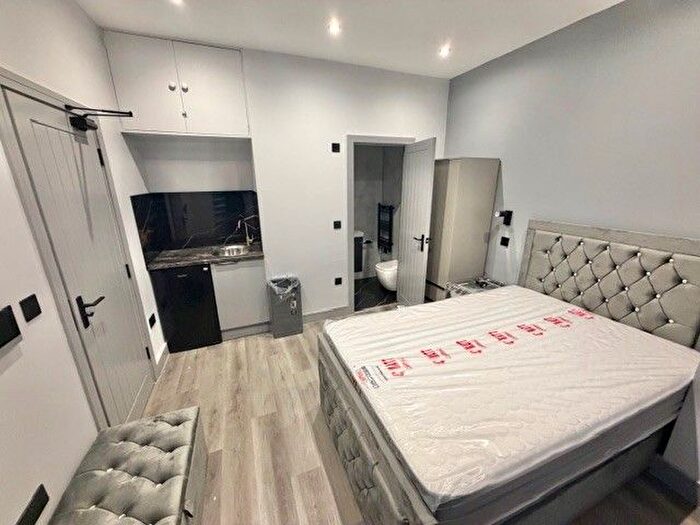 Property To Rent In Bournemouth Park Road, Southend-On-Sea, SS2