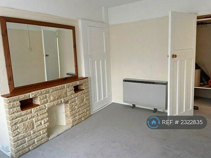 2 Bedroom Maisonette To Rent In Broad Oak Court, Slough, SL2