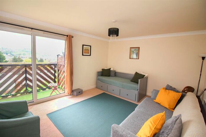 3 Bedroom Flat For Sale In Mclaren Court, Hawick, TD9