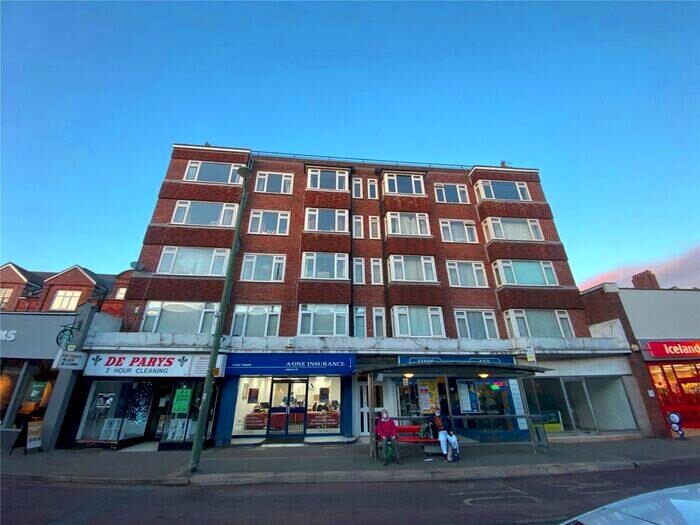 2 Bedroom Flat To Rent In Westbourne Court, Poole Road, BH4