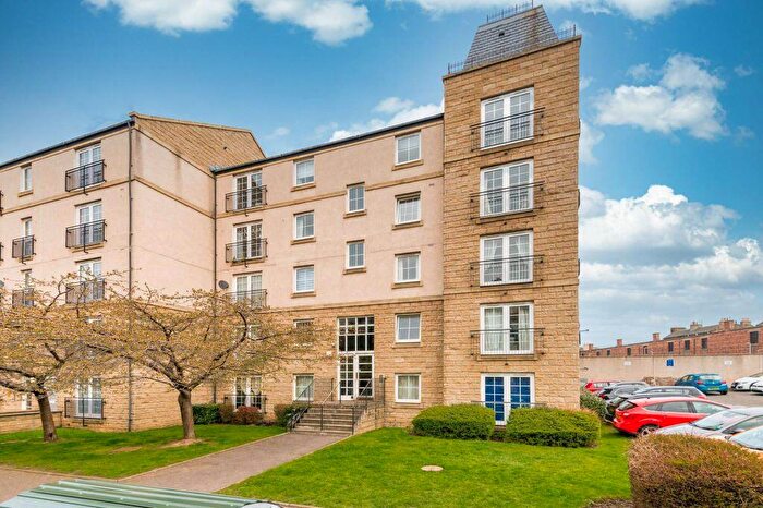 2 Bedroom Flat For Sale In / Steads Place, Leith, Edinburgh, EH6