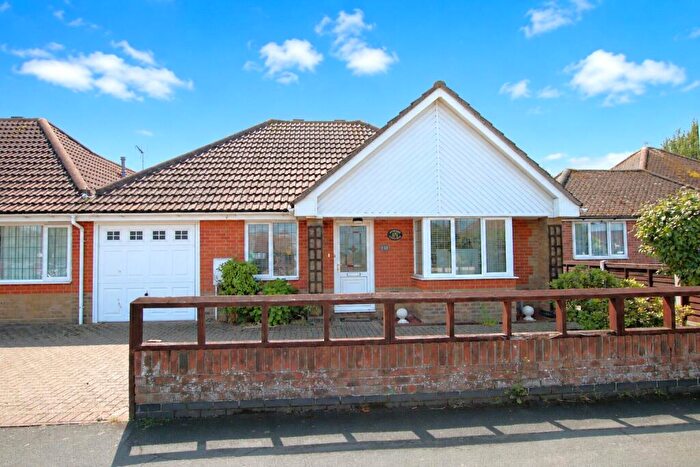 2 Bedroom Bungalow For Sale In Frinton Road, Holland On Sea, CO15