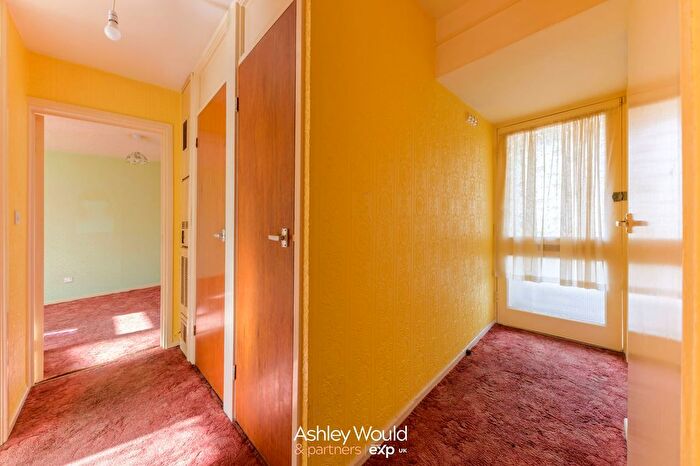 1 Bedroom Flat For Sale In Pakfield Walk, Birmingham, B6