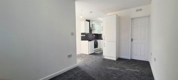 Studio To Rent In Coldharbour Lane, Hayes, UB3