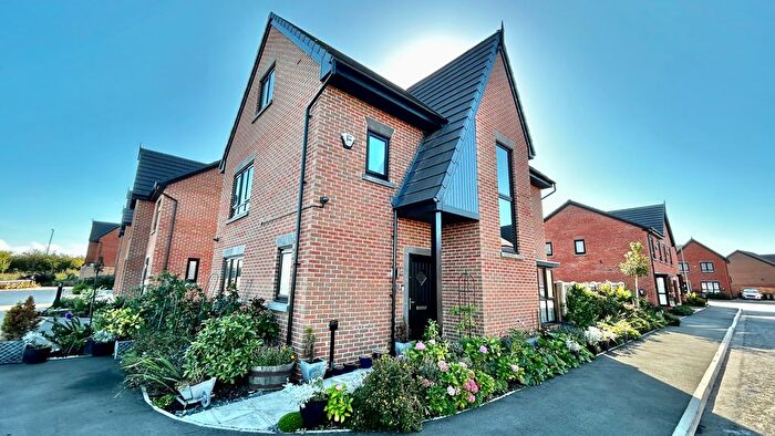 5 Bedroom Detached House For Sale In Plough Drive, Hopwood, Heywood, OL10
