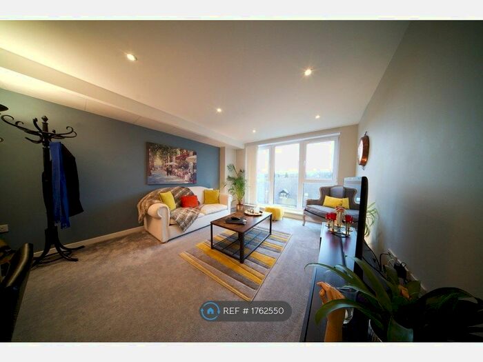 1 Bedroom Flat To Rent In Midland Road, Hemel Hempstead, HP2