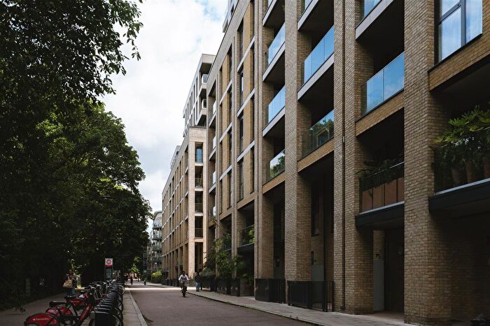 2 Bedroom Flat To Rent In Goldsmiths Row, London, E2