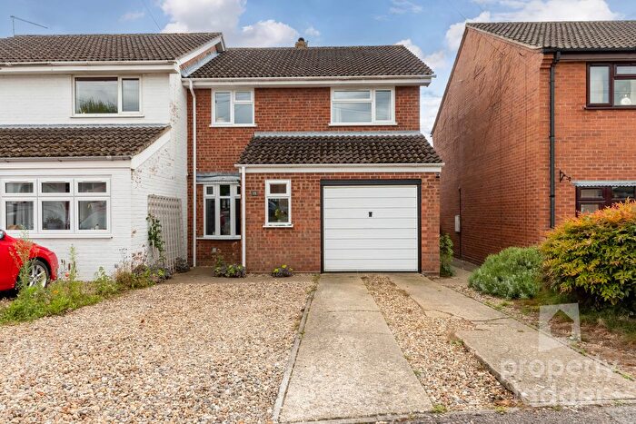 3 Bedroom Semi-Detached House For Sale In Lime Tree Close, Horsford, NR10
