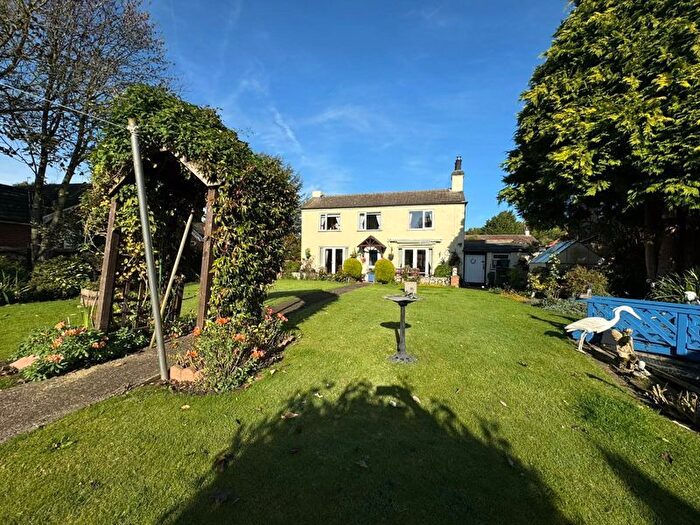 4 Bedroom Property For Sale In Main Street, Fulstow, Louth, LN11