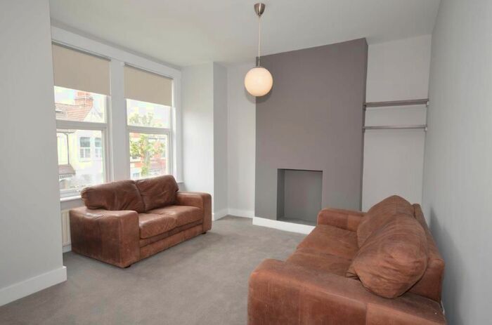 2 Bedroom Property To Rent In Princes Avenue, London, N22