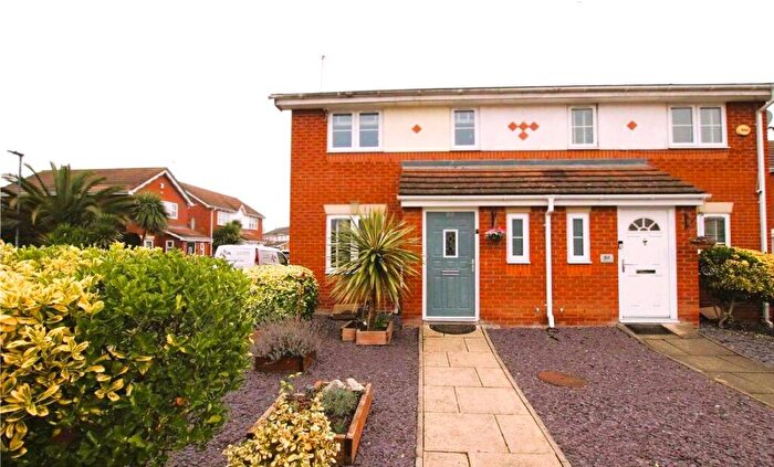 2 Bedroom Semi Detached House For Sale In Kentlea Road, West Thamesmead, SE28