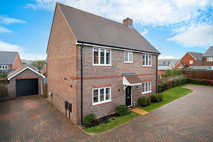 4 Bedroom Detached House For Sale In Sears Drive, Tring, HP23