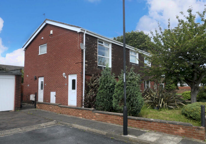 2 Bedroom Flat To Rent In Moffat Close, North Shields, NE29