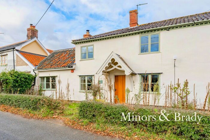 4 Bedroom Semi-Detached House For Sale In Rectory Road, Wortham, Diss IP22