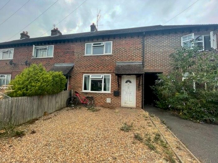 4 Bedroom Semi-Detached House To Rent In Hill View Road, Farnham, GU9