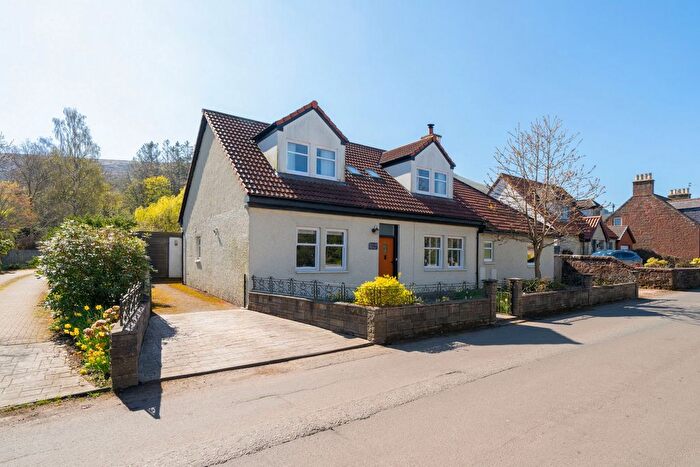 5 Bedroom Detached House For Sale In South Street, Falkland, KY15