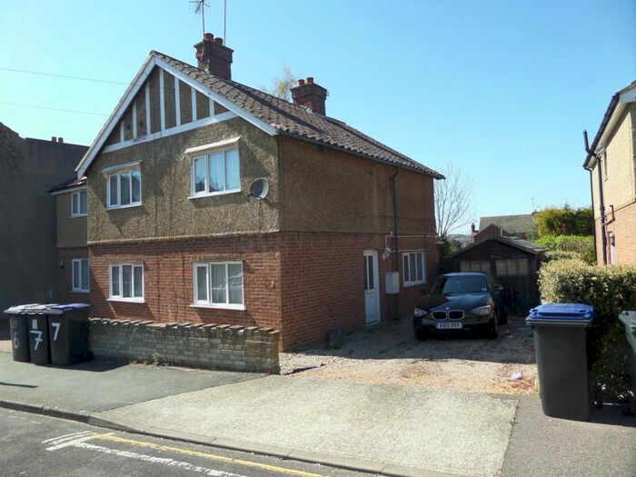 3 Bedroom Property To Rent In Pretoria Road, Canterbury, CT1