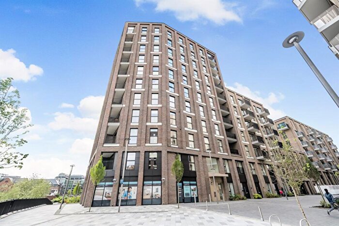 2 Bedroom Apartment To Rent In Joseph Huntley Walk, Reading, RG1