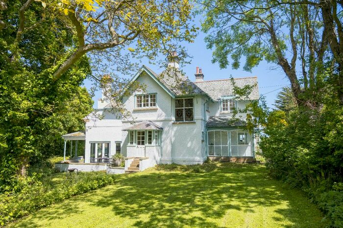 5 Bedroom Detached House For Sale In Fylingdales, Whitby, YO22