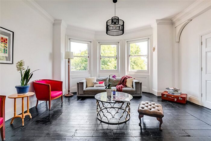 3 Bedroom Flat To Rent In Egerton Place, London, SW3