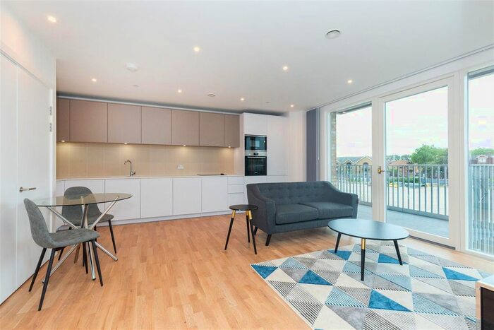 1 Bedroom Flat To Rent In Kingwood Apartments, Waterline Way, Lewisham, SE8