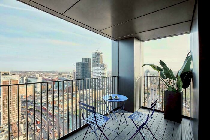 2 Bedroom Apartment To Rent In Park Lane, South Croydon, Surrey, CR0