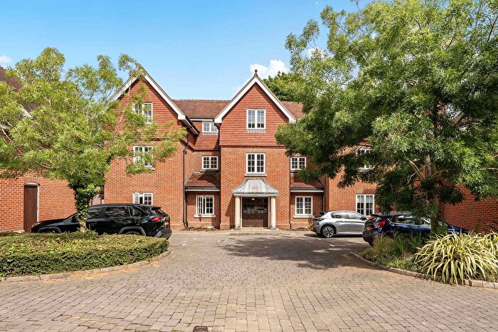 3 Bedroom Flat For Sale In Wychwood Place, Winchester, SO22