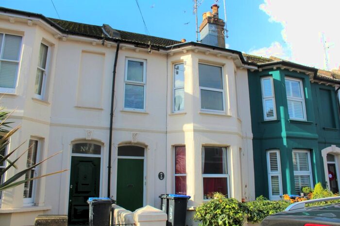 2 Bedroom Flat To Rent In Eriswell Road, Worthing, BN11