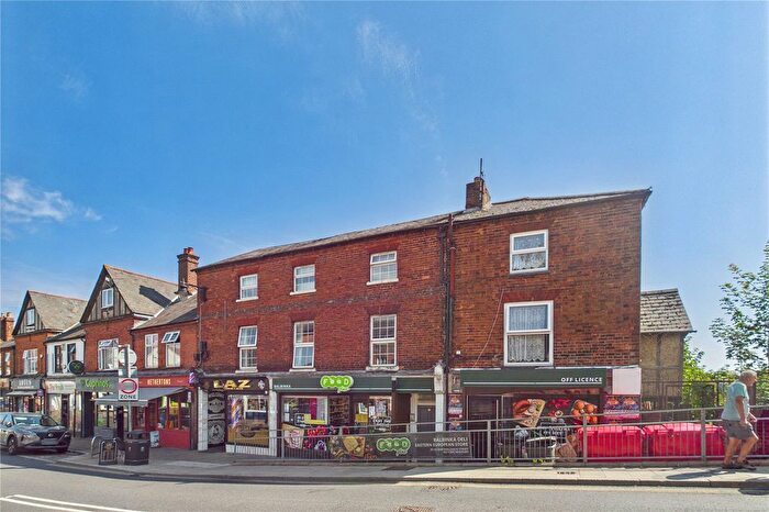 2 Bedroom Flat For Sale In Bartholomew Street, Newbury, Berkshire, RG14
