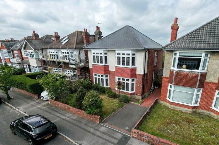 4 Bedroom Detached House For Sale In Fitzharris Avenue, Bournemouth, BH9
