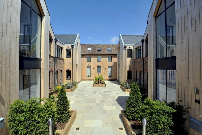 2 Bedroom Flat To Rent In Flat The Old Court House, Grange Road, Midhurst, West Sussex, GU29