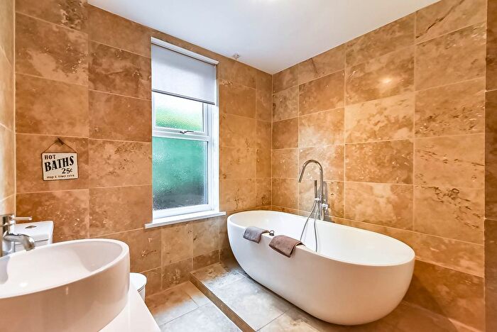 2 Bedroom Flat To Rent In Davenport Avenue, Hessle, East Yorkshire, HU13