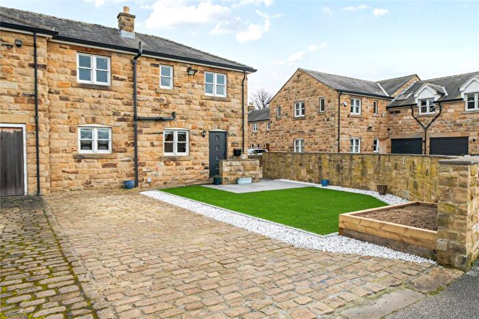 2 Bedroom Semi-Detached House For Sale In Church Side, Methley, Leeds, LS26