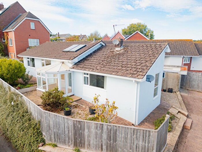 3 Bedroom Detached Bungalow For Sale In Barnfield, Crediton, EX17