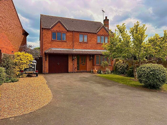 4 Bedroom Detached House For Sale In Vickers Close, Rothwell, Kettering, NN14