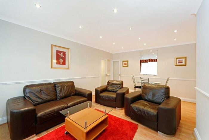 2 Bedroom Flat To Rent In Dollis Heights, - Dollis Hill Lane, London, NW2