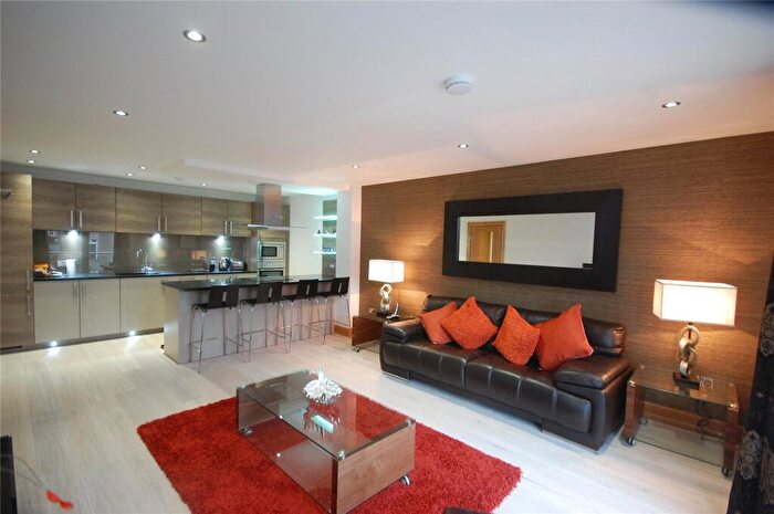 2 Bedroom Flat To Rent In Beaconsfield Mews, West End, Aberdeen, AB15