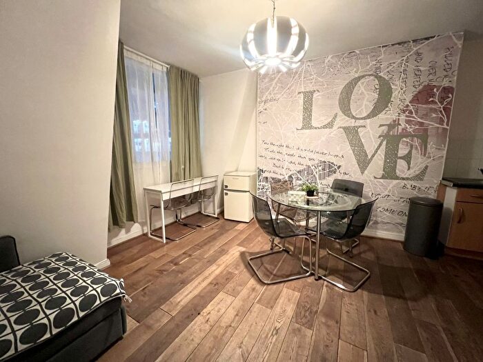 1 Bedroom Flat To Rent In Oxford Street, W1D