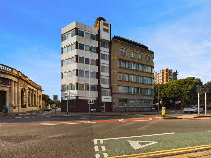 2 Bedroom Flat To Rent In Kings House, Kings Road, PO5