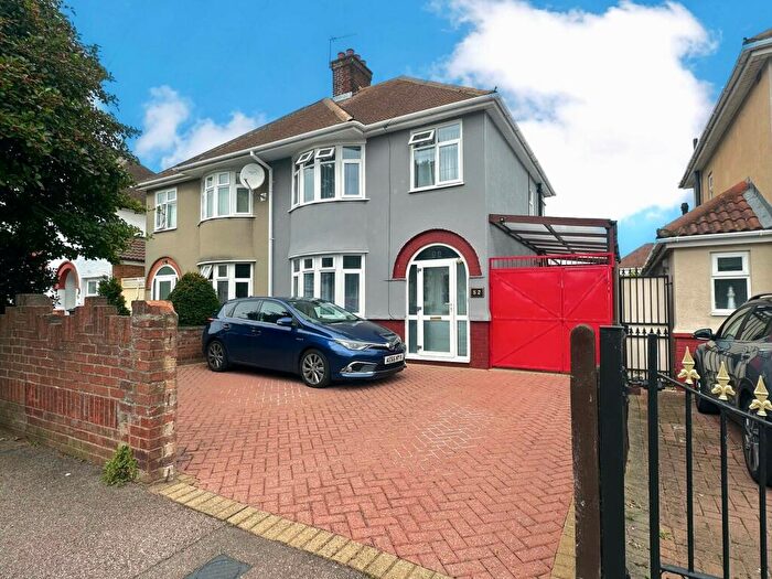 3 Bedroom House To Rent In Gloucester Road, MK42
