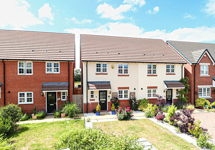 3 Bedroom Semi Detached House For Sale In Percy Drive, Bricket Wood, AL2