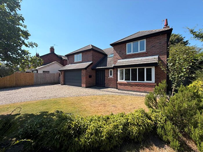 5 Bedroom Detached House For Sale In Appledore, Goostrey Lane, Cranage, CW4