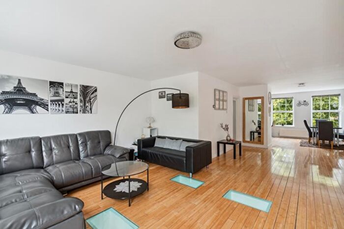 4 Bedroom Terraced House To Rent In Dene Road, Northwood, HA6