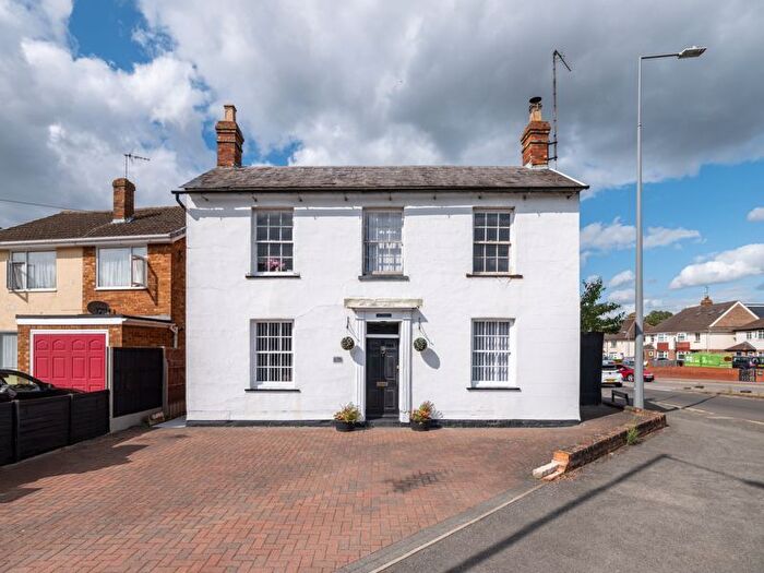 4 Bedroom Detached House For Sale In Water Eaton Road, Bletchley, Milton Keynes, MK2