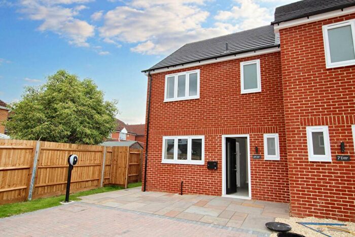 3 Bedroom Semi-Detached House To Rent In Walton Road, Aylesbury, HP21